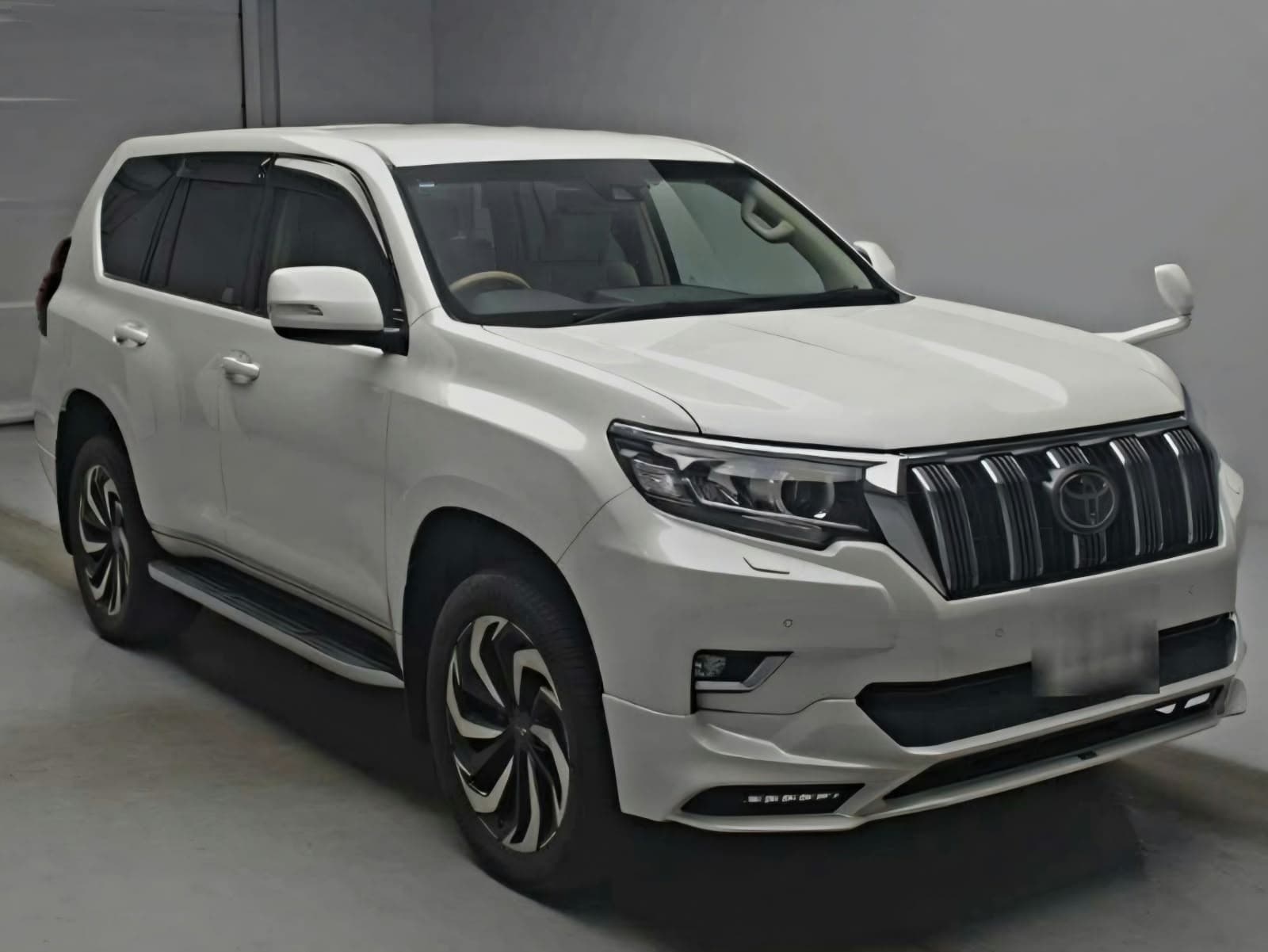 2020 Toyota Land Cruiser Prado, White